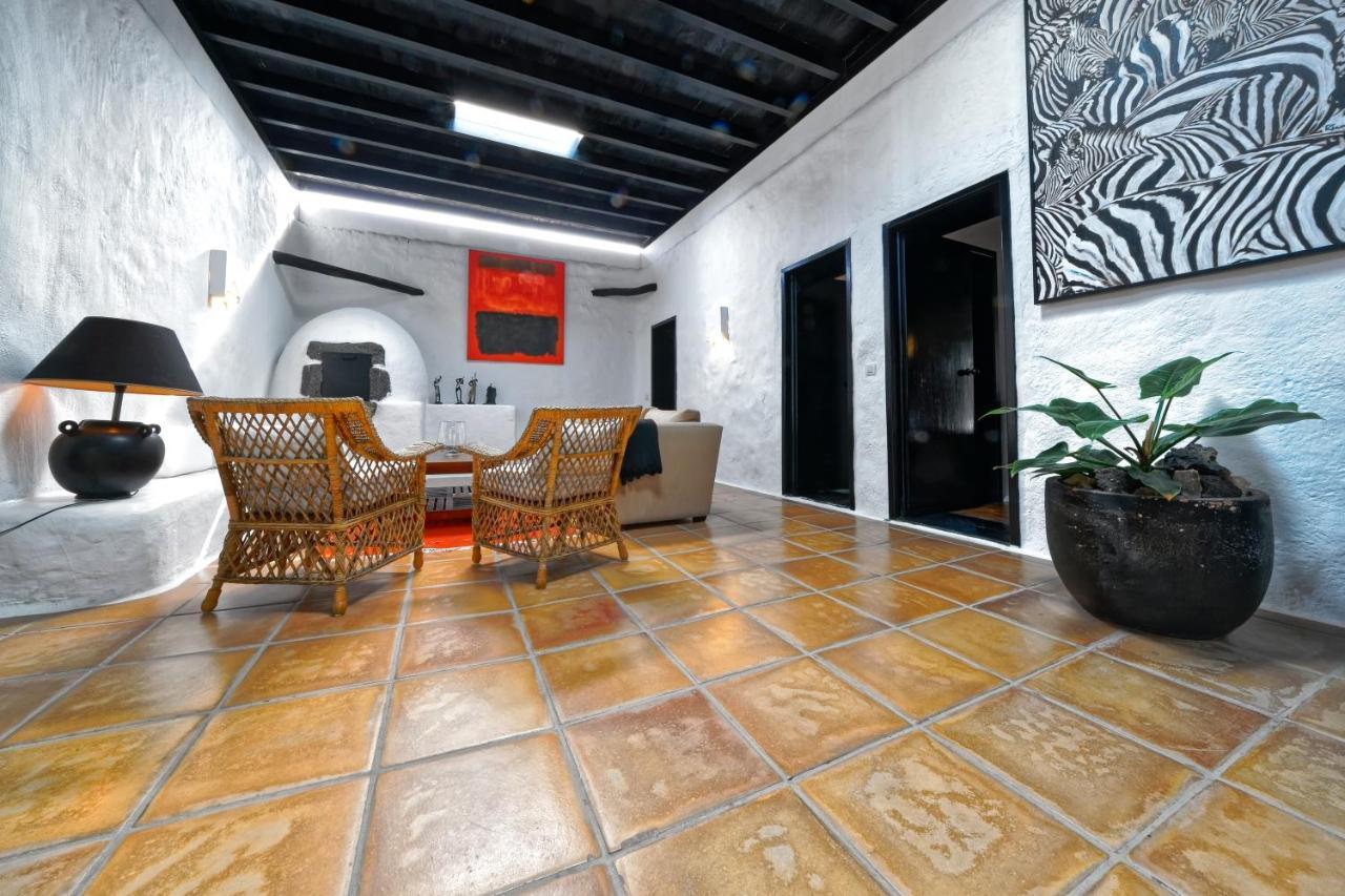 Luxe Ecovilla Listan Uga Buitenkant foto