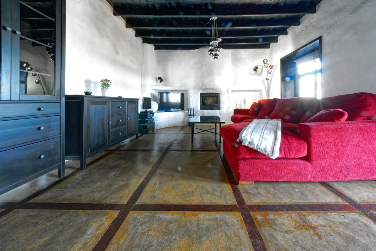 Luxe Ecovilla Listan Uga Buitenkant foto